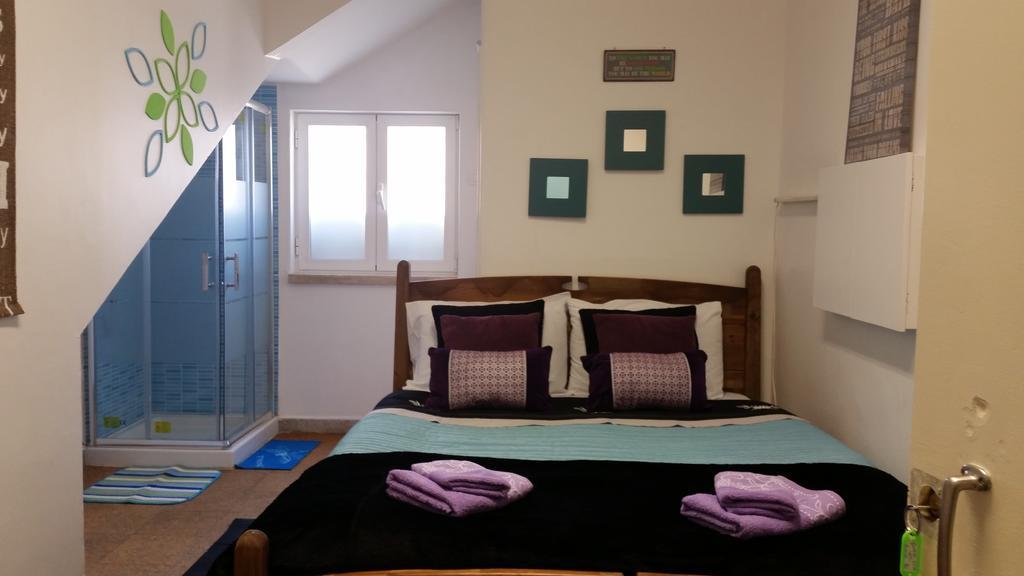 Turkish Style Hostel Lisbon Room photo